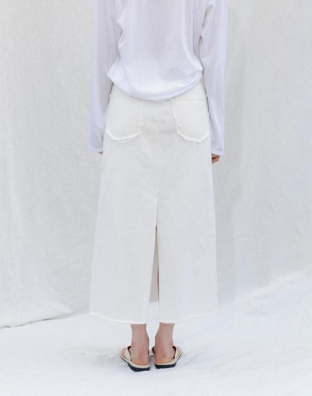스텝어라운드 Edge Cutting Denim Skirt_WHITE 아이보리 착용컷