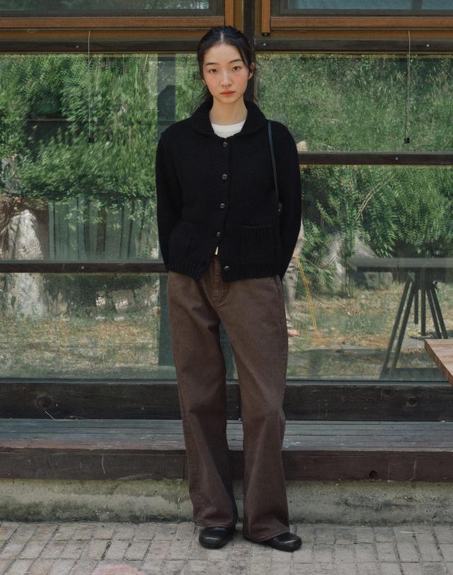 스텝어라운드 Shetland Wool Collar Crop Cardigan_BLACK 착용컷