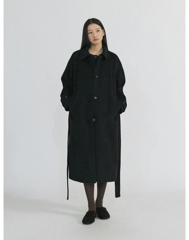 스텝어라운드 Merino Wool Balmacaan Loose Fit Belted Coat_BLACK 착용컷