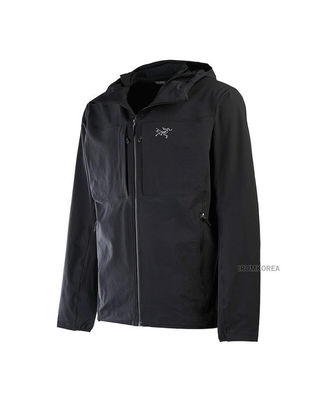 아크테릭스 [아크테릭스] SS26 남성 감마 후드 자켓 X000009905 BLACK 착용컷