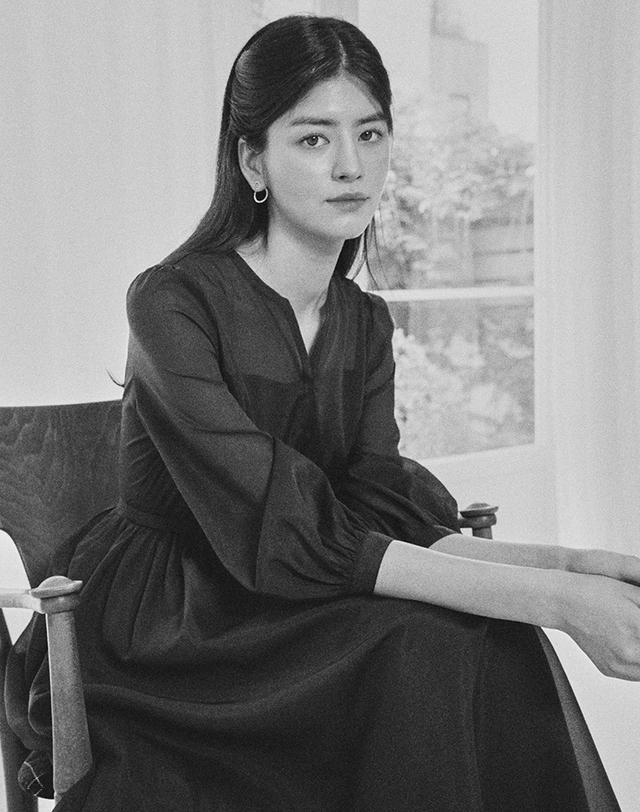 엠므 KELLY dress_Navy 착용컷
