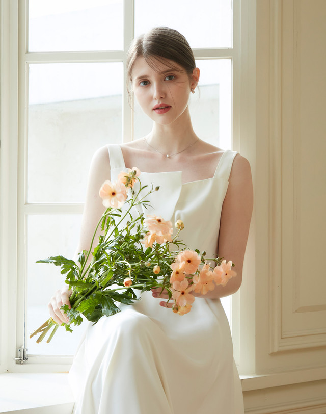 엠므 LAMIS sleevelss Dress_Ivory 착용컷