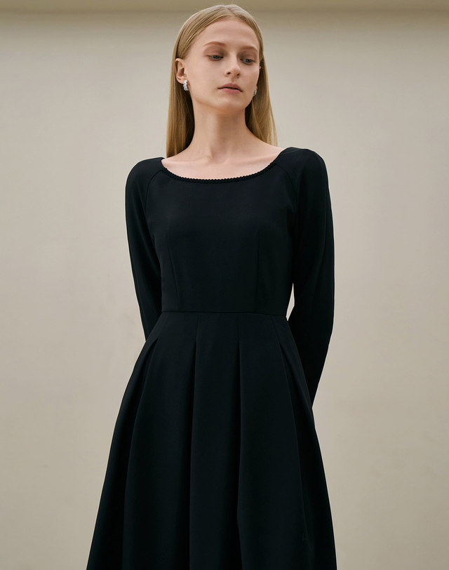 엠므 DELIA U-neck flared dress 착용컷