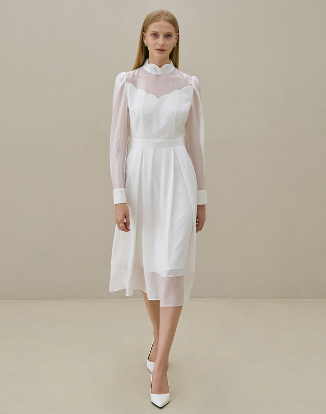 엠므 CROA Semi-high neck flared dress_white 착용컷