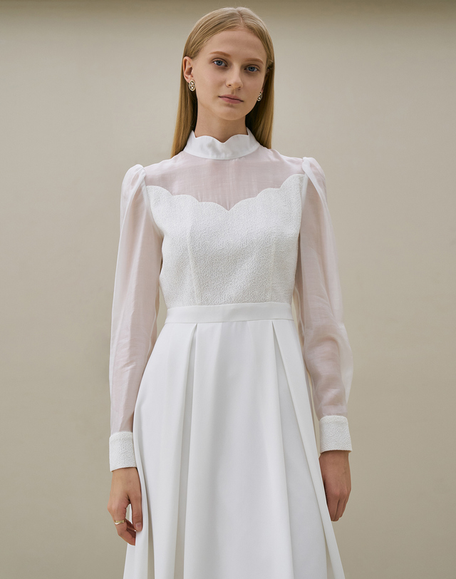 엠므 CROA Semi-high neck flared dress_white 착용컷