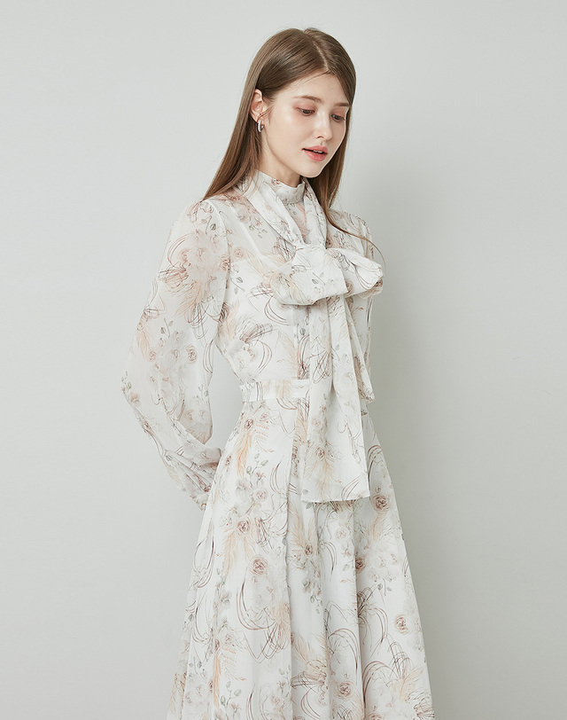 엠므 ANASTASIA Mock neck Chiffon Ribbon Tie Flared Dress_Ivory Flower 착용컷