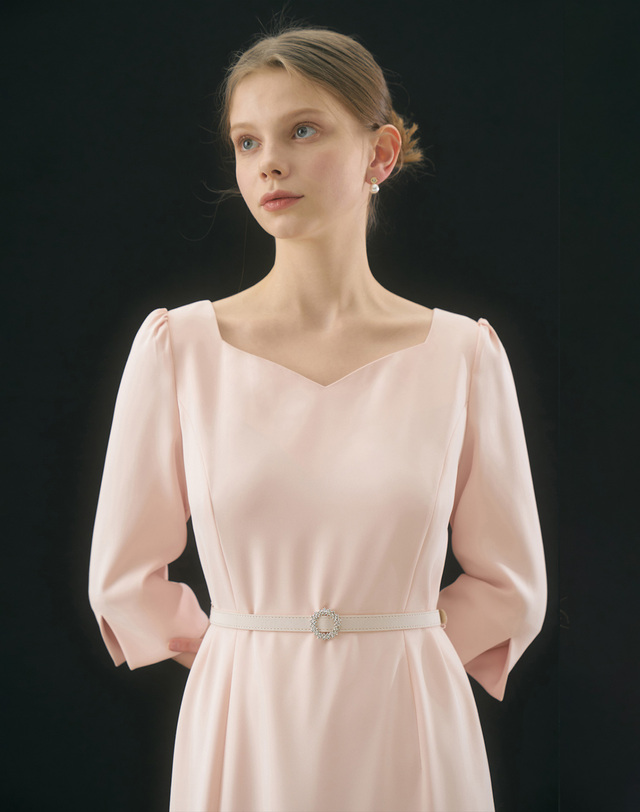 엠므 VALENTINA Heart neck Unbalanced Slit Belted Dress_Pink 착용컷