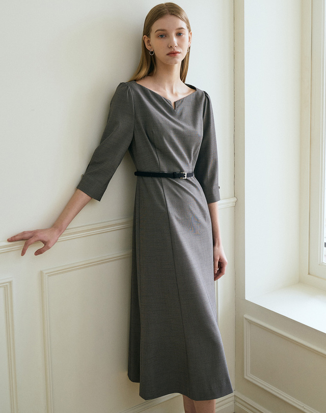엠므 AVRIL Boat neck Semi Mermaid Belted Dress_Black 착용컷