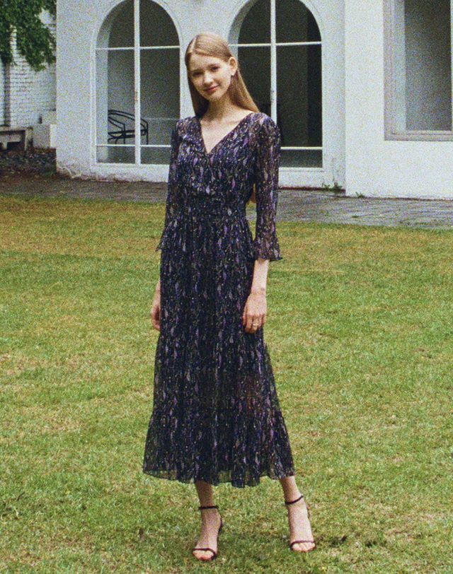 엠므 VANESSA Vneck Flower Chiffon Tiered Dress_Black 착용컷
