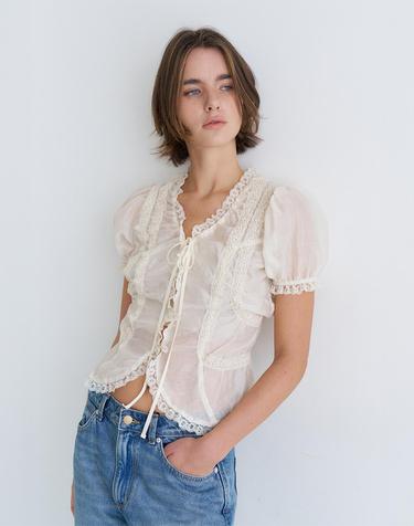 PUFF SLEEVE LACE POINT BLOUSE_CREAM