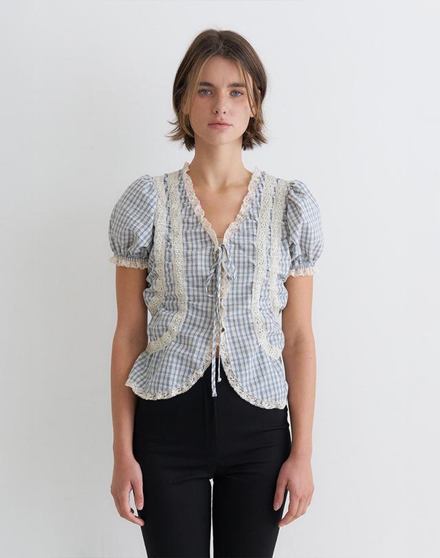 벰버 PUFF SLEEVE LACE POINT CHECK BLOUSE_BLUE 블루 착용컷