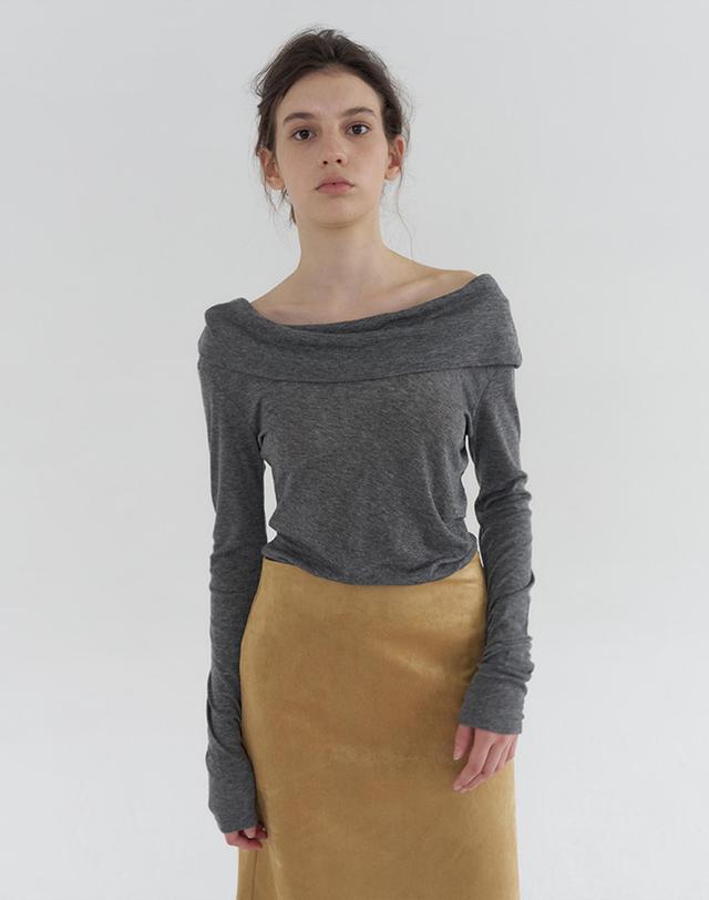 벰버 DRAPE OFF-SHOULDER LONG SLEEVE T-SHIRT_2COLOR 착용컷