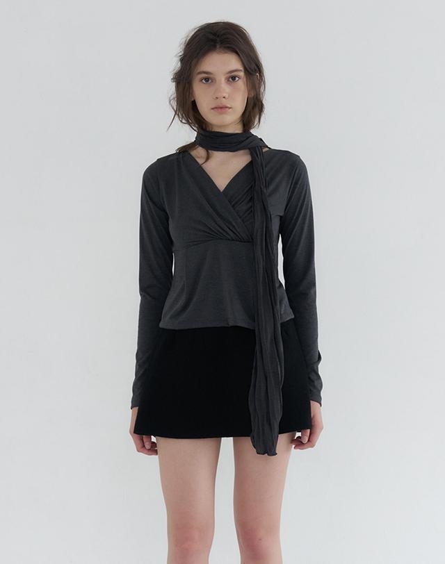 벰버 SCARF SET LONG SLEEVE TOP_CHARCOAL 그레이 착용컷