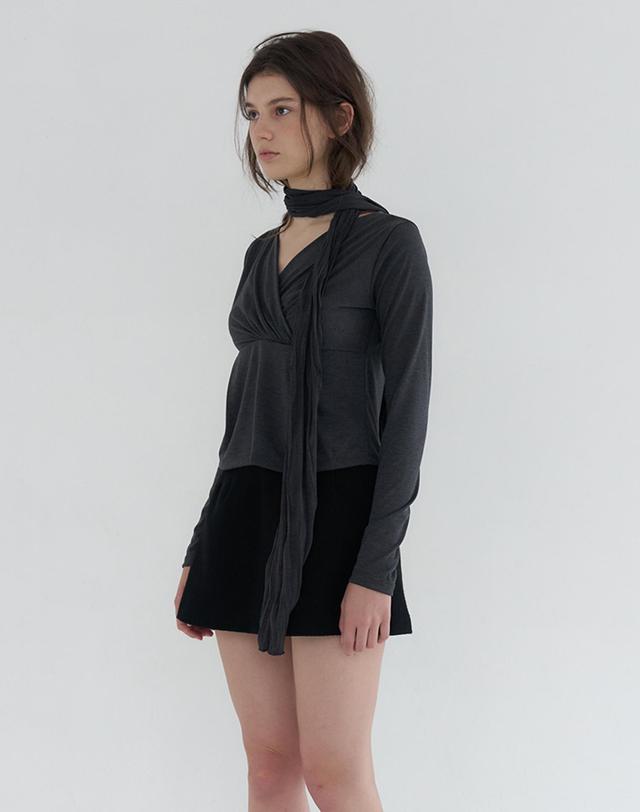 벰버 SCARF SET LONG SLEEVE TOP_CHARCOAL 그레이 착용컷