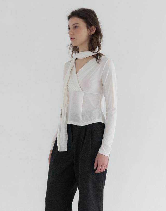벰버 SCARF SET LONG SLEEVE TOP_CREAM 아이보리 착용컷