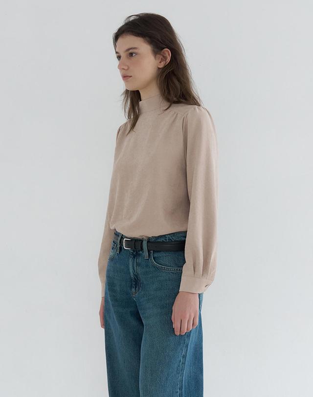 벰버 TWO-WAY LONG SLEEVE TIE BLOUSE_BEIGE 베이지 착용컷
