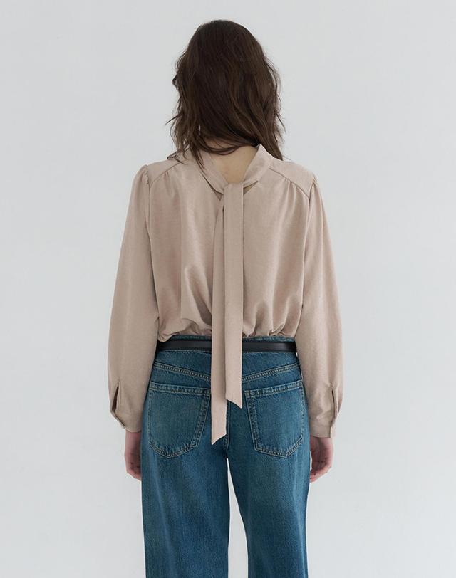벰버 TWO-WAY LONG SLEEVE TIE BLOUSE_BEIGE 베이지 착용컷