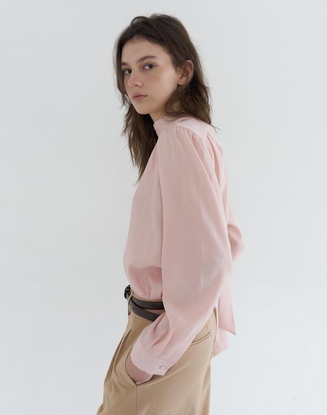 벰버 TWO-WAY LONG SLEEVE TIE BLOUSE_PINK 핑크 착용컷