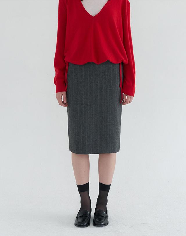 벰버 STRIPE MIDI SKIRT_CHARCOAL 그레이 착용컷