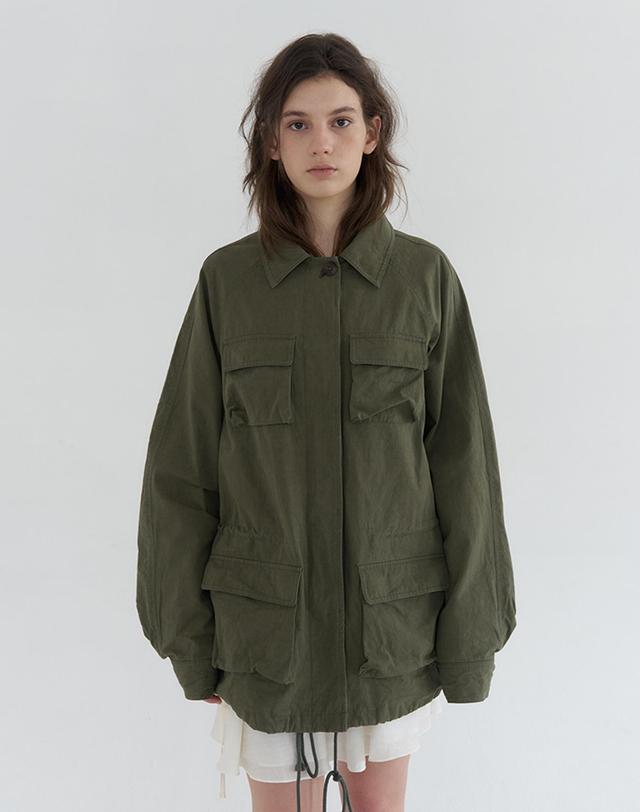 벰버 OVERFIT COTTON FIELD JACKET_KHAKI 카키 착용컷