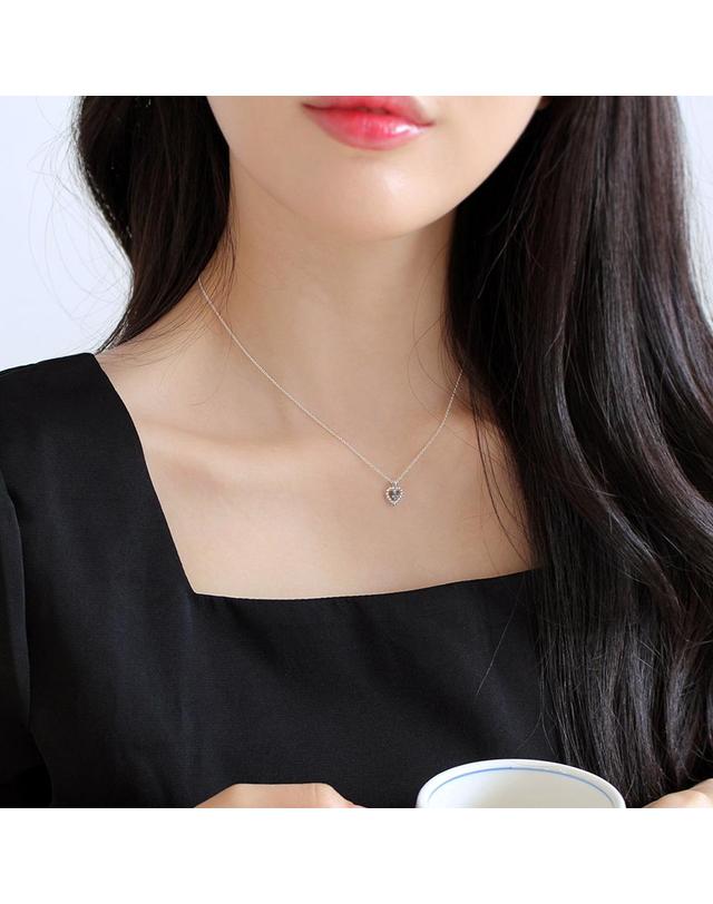 47베이지 925실버 천연 블루 다이아 하트 목걸이 착용컷