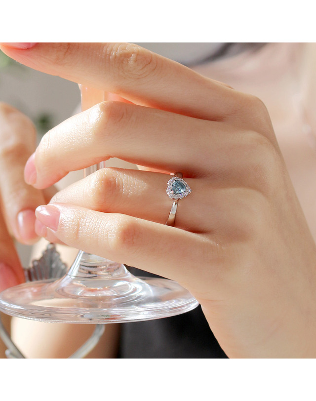 47베이지 925실버 딥블루그린 모이사나이트 하트컷 반지/ Heart Blue Moissanite Ring 착용컷