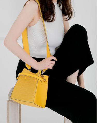 TAKE7_Yellow