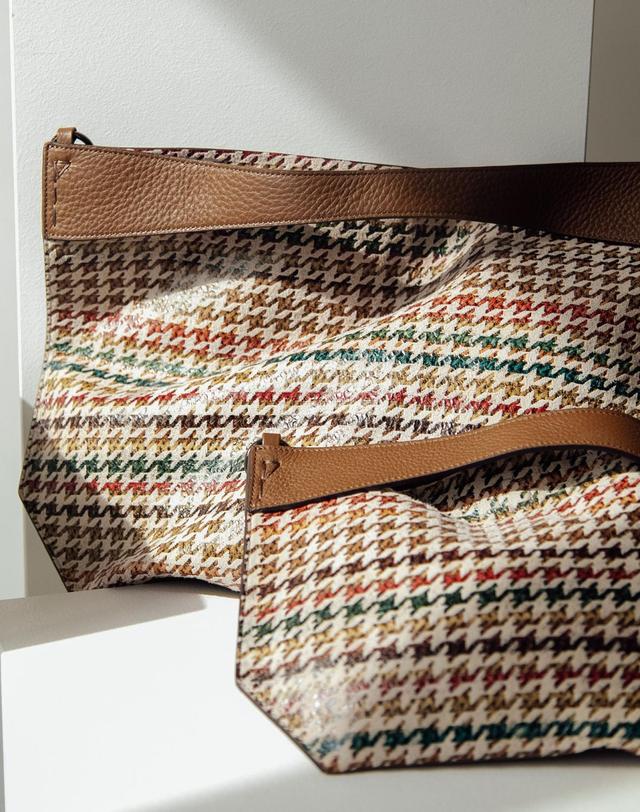 디토 SIGNATURE_Brown Check 착용컷
