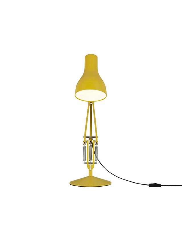 앵글포이즈 [라잇나우/공식수입][빠른발송] Type 75 Anglepoise + Margaret Howell - Yellow Ochre 착용컷