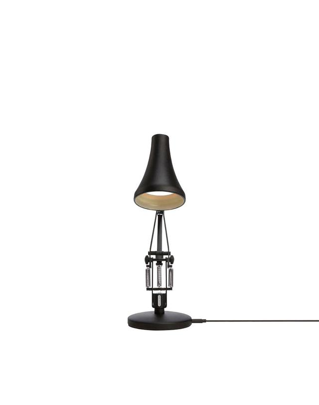 앵글포이즈 [라잇나우/공식수입][예약구매] 90 Mini Mini Desk Lamp - Carbon Black & Black 착용컷