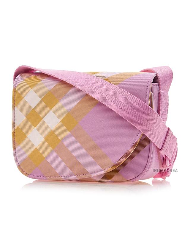 버버리 키즈 [버버리 키즈] FW24 아동 체크 크로스백 8090996 MESSENGER BAG MN A2179 착용컷