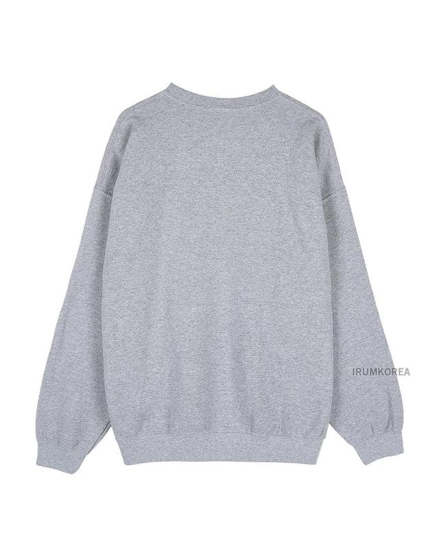 와일드 동키 [와일드 동키] FW25 공용 패밀리 맨투맨 FG FAMILY HEATHER GREY 착용컷