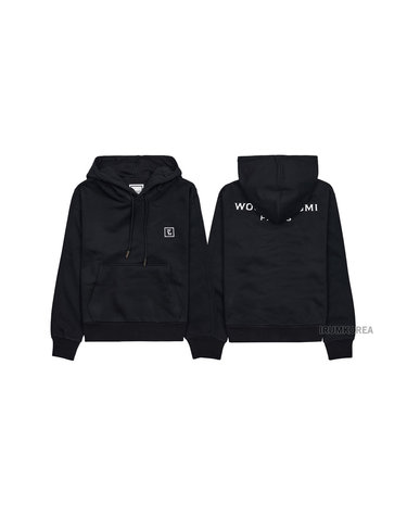[WOOYOUNGMI] FW24 남성 백로고 후드 티셔츠 M243TS37 723B