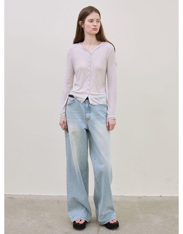 르 v-neck ribbed button top (Pale blue) 착용컷