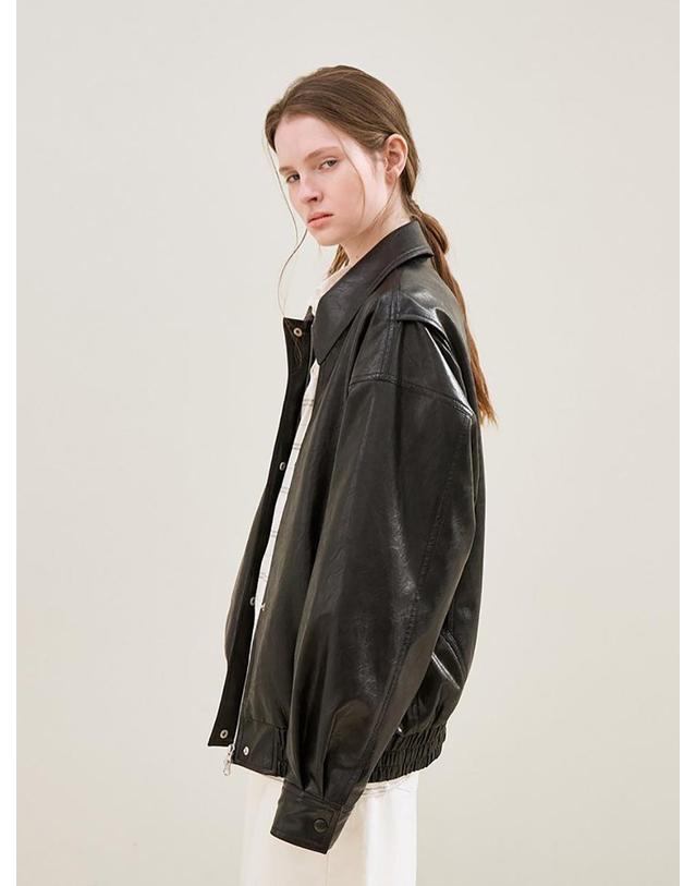 르 faux leather over-fit blouson (black) 착용컷