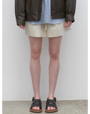 Banding wide short pants (cream)