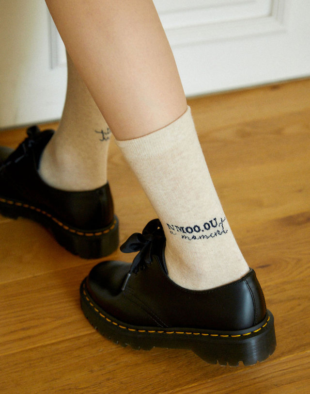 앤무오유 S36_NMOU MUJI SOCKS_oatmeal 착용컷