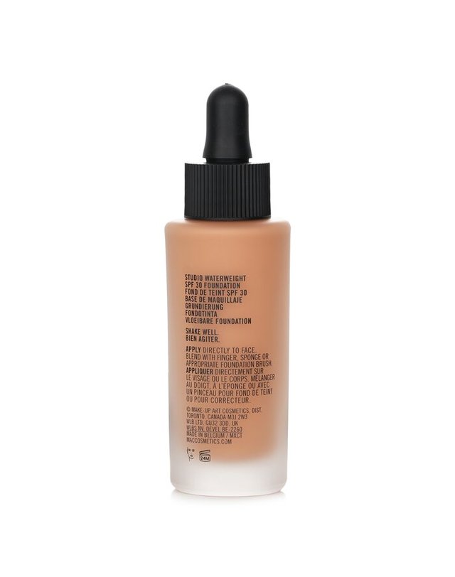 맥 맥 스튜디오 워터웨이트 파운데이션 SF 30 # NC44 미디엄 탠 위드 뉴트럴 언더톤 30ml 착용컷