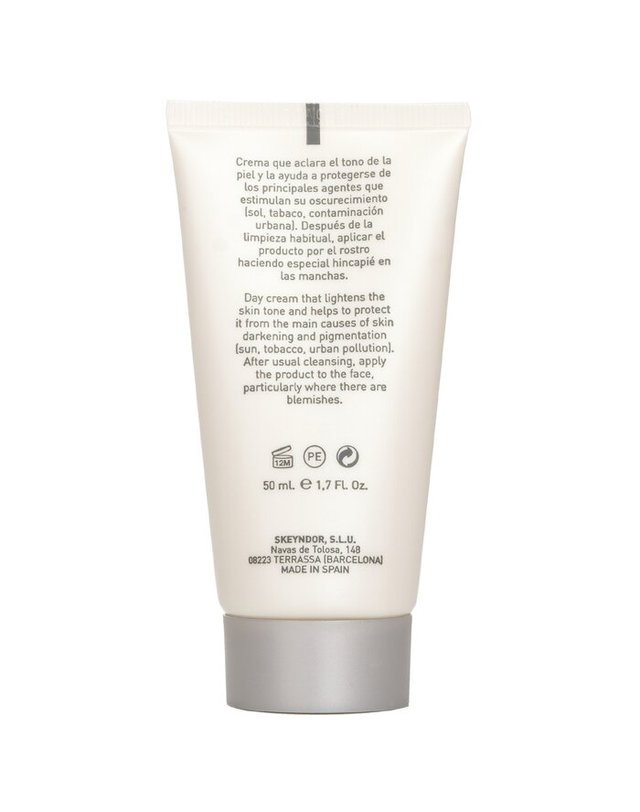 스킨도어 스킨도어 어반 화이트 SF20 쉴드 핸드크림 50ml 착용컷