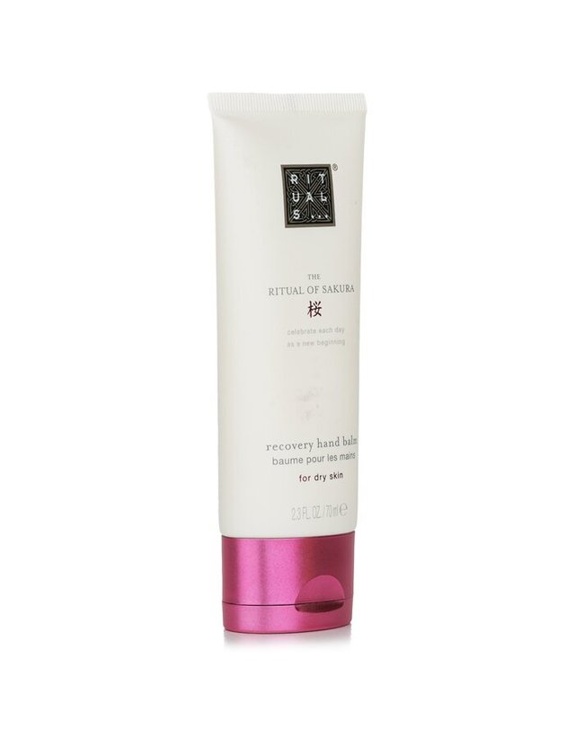 리투알스 리투알스 더 리추얼 오브 사쿠라 리커버리 핸드 밤 70ml 착용컷