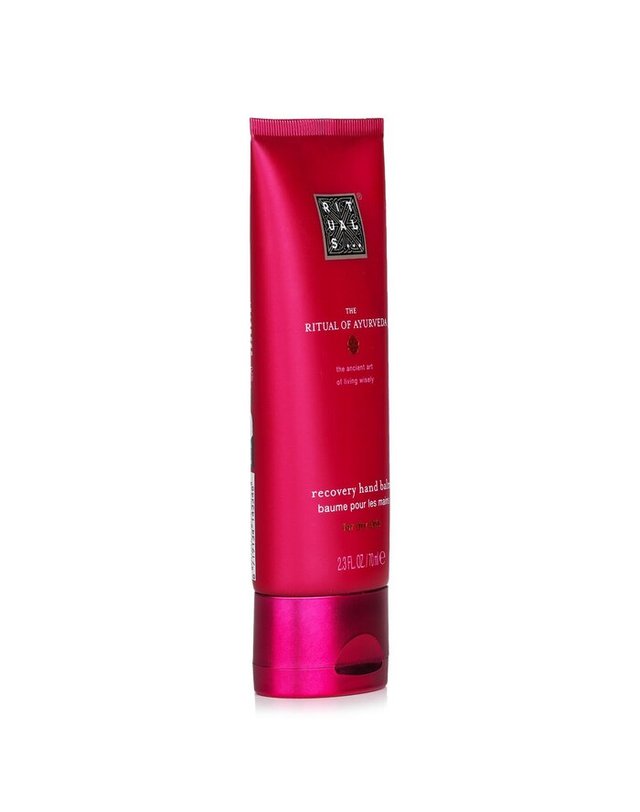 리투알스 리투알스 더 리추얼 오브 아유르베다 리커버리 핸드 밤 70ml 착용컷