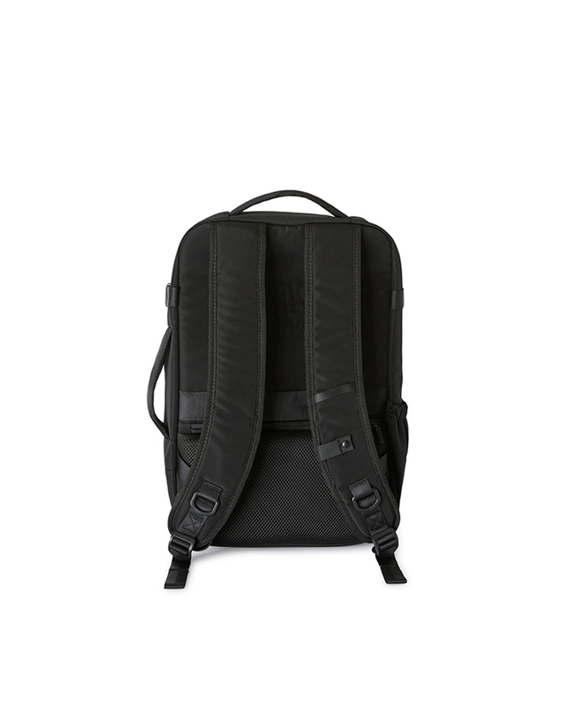 크래쉬 배기지 크래쉬배기지 크래쉬배기지 X MSGM 아이코닉 백팩 그린 CBG-2SBG404-35 착용컷