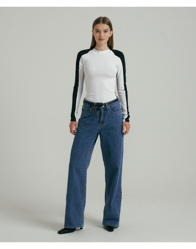 히비스커스 블룸 Color Block Knit Tee - White 블랙 착용컷