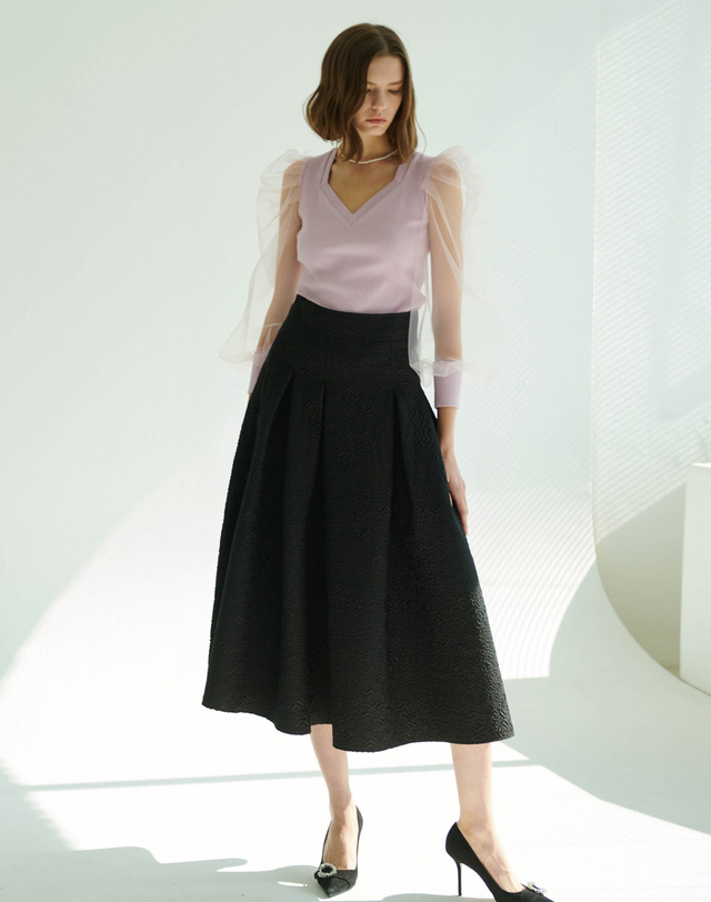 히비스커스 블룸 로지 자카드 플레어 스커트 Rosie Jacquard Flare Skirt - Black 블랙 착용컷