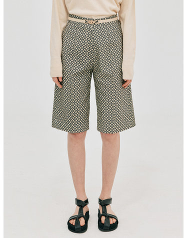 Pintuck Bermuda Pants_Beige