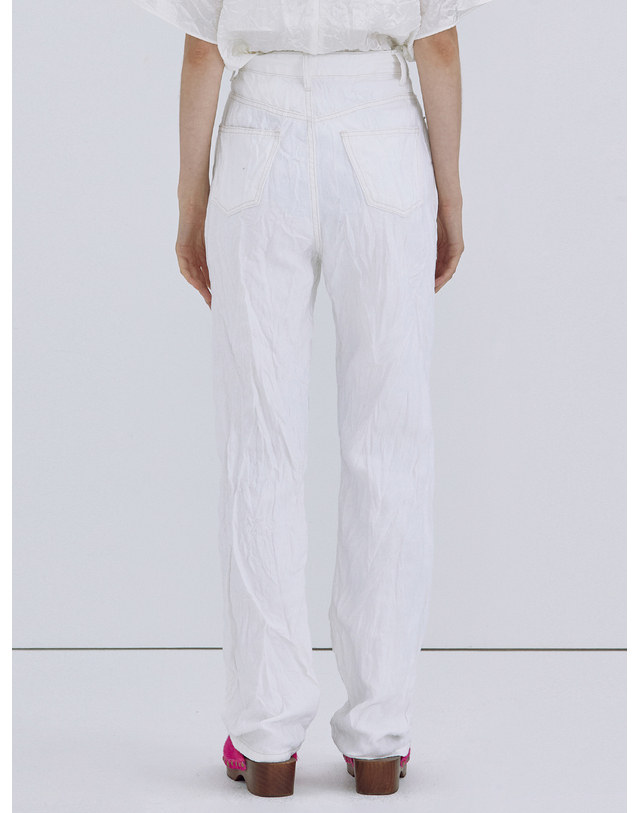 분더캄머 Wrinkle Denim Pants_Ivory 화이트 착용컷