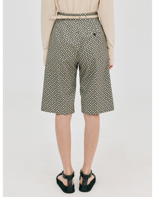 분더캄머 Pintuck Bermuda Pants_Beige 베이지 착용컷
