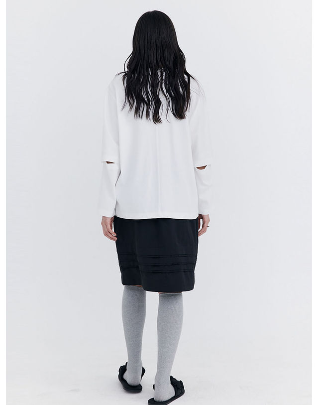 분더캄머 Raw-cut Tuck Skirt_Black 착용컷