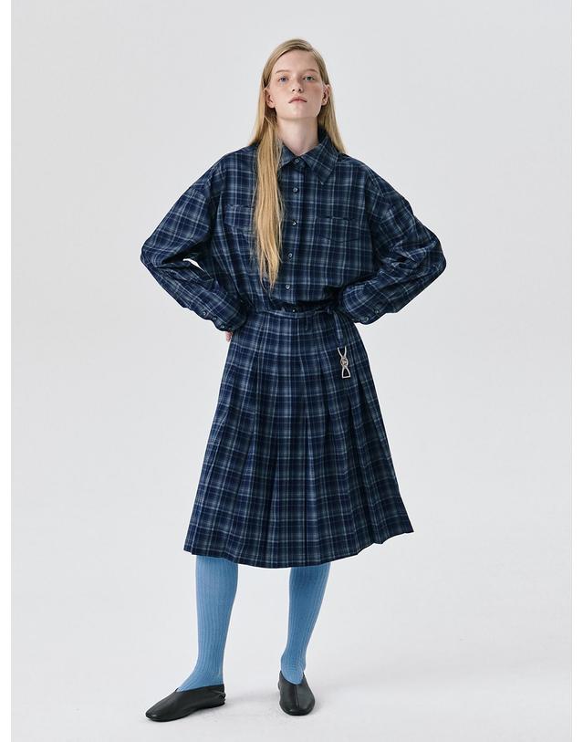 분더캄머 Oversized Shirt_Navy 착용컷