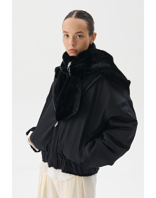 분더캄머 Mink fur Muffler_Black(밍크 퍼 머플러_블랙) 착용컷